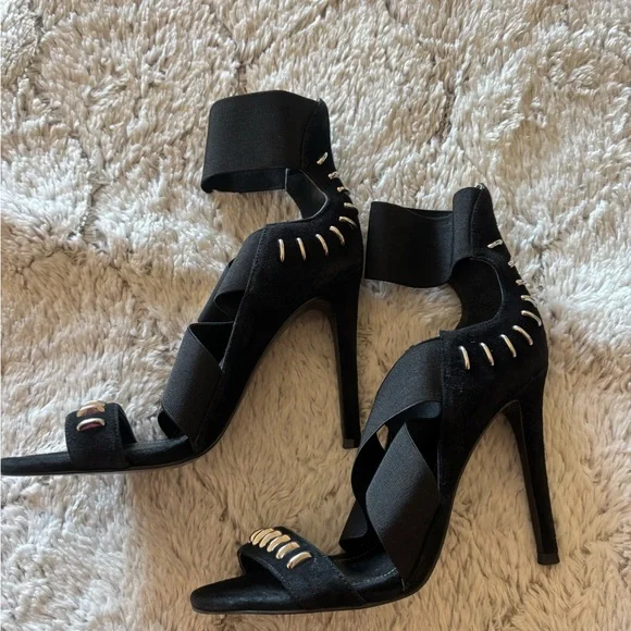 ( Kendall + Kylie) Elegant Black High Heel Sandals - Picture 6 of 11